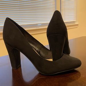 Black Fergie Heels